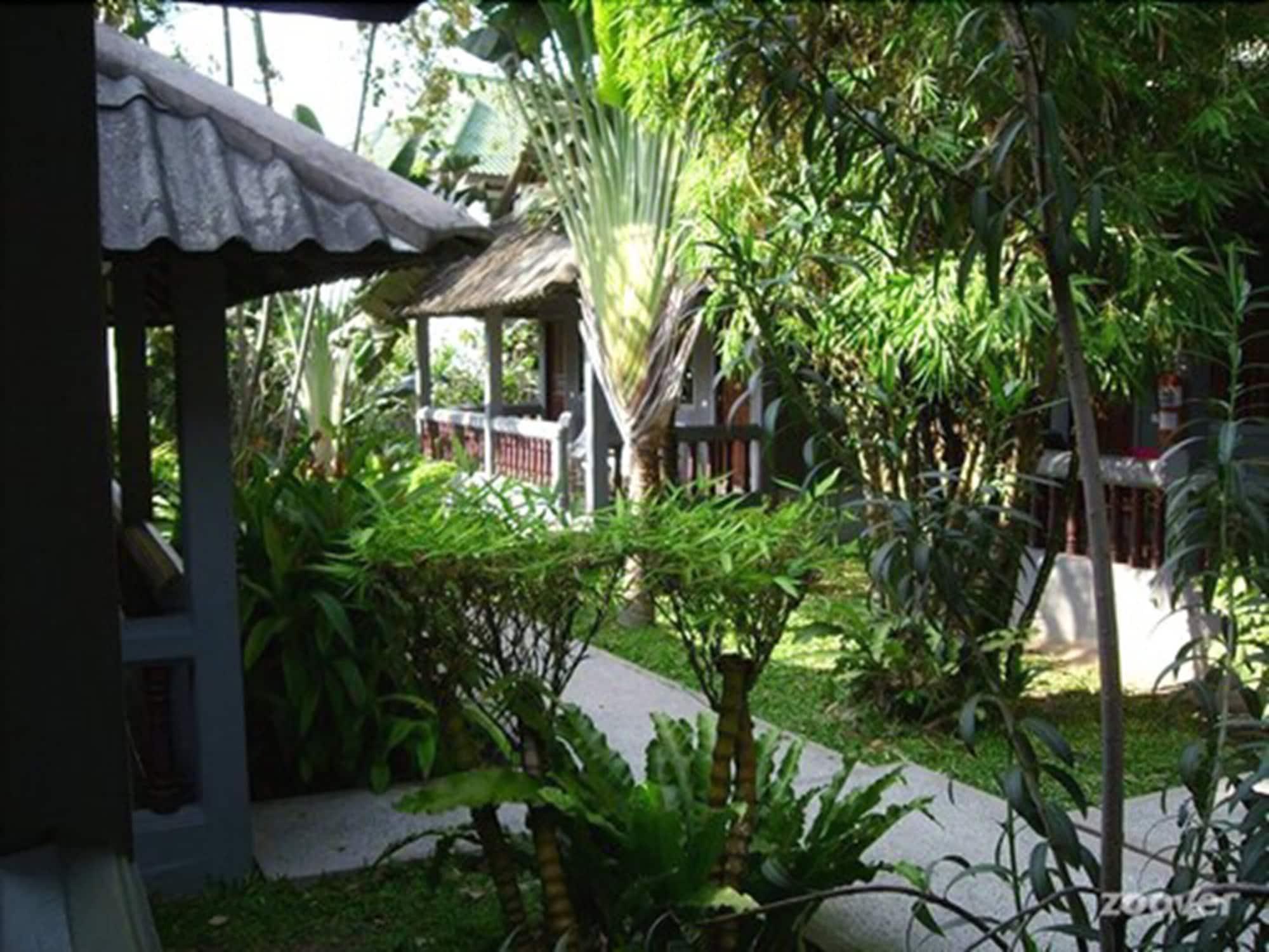 Let'S Hyde Pattaya Resort & Villas - Pool Cabanas Εξωτερικό φωτογραφία