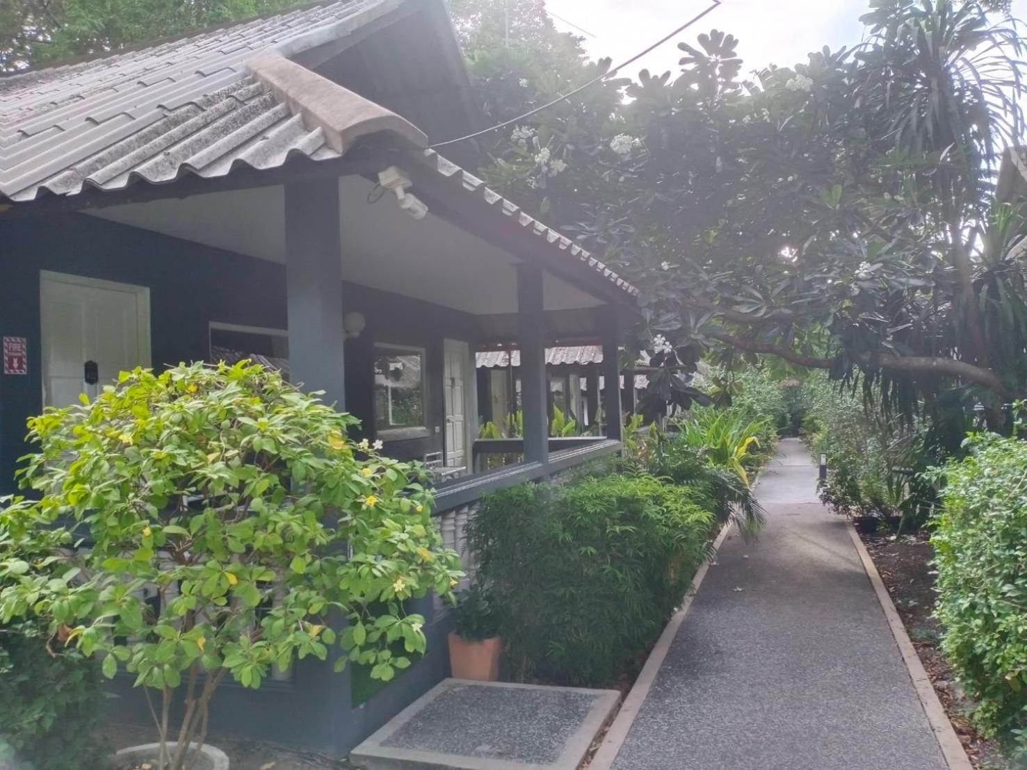 Let'S Hyde Pattaya Resort & Villas - Pool Cabanas Εξωτερικό φωτογραφία