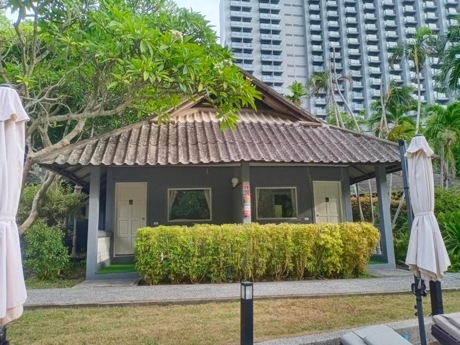 Let'S Hyde Pattaya Resort & Villas - Pool Cabanas Εξωτερικό φωτογραφία